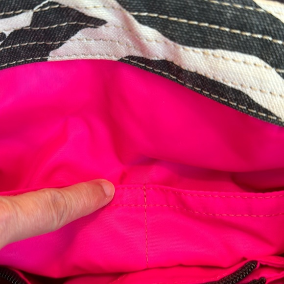 🎄♥️ Dooney & Bourke Canvas Zebra Victoria Bag, Pink Lining ♥️🎄 - Picture 11 of 16